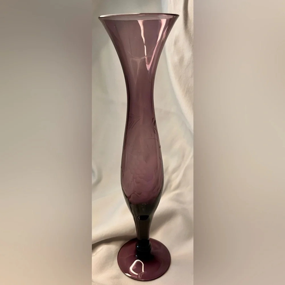 VTG Amethyst Glass Vase Etched Grapes Purple Hour Glass Bud Vase 10” Vintage